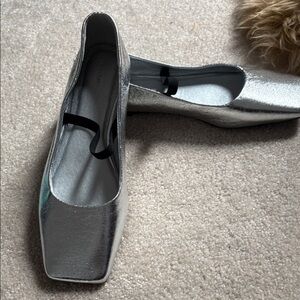 OAK + FORT Silver Square-Toe Ballet Flats with Elastic Strap